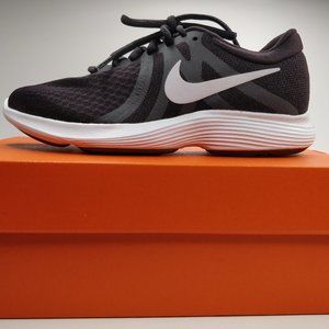 Nike Revolution 4 Size Women's Shoe Size 6